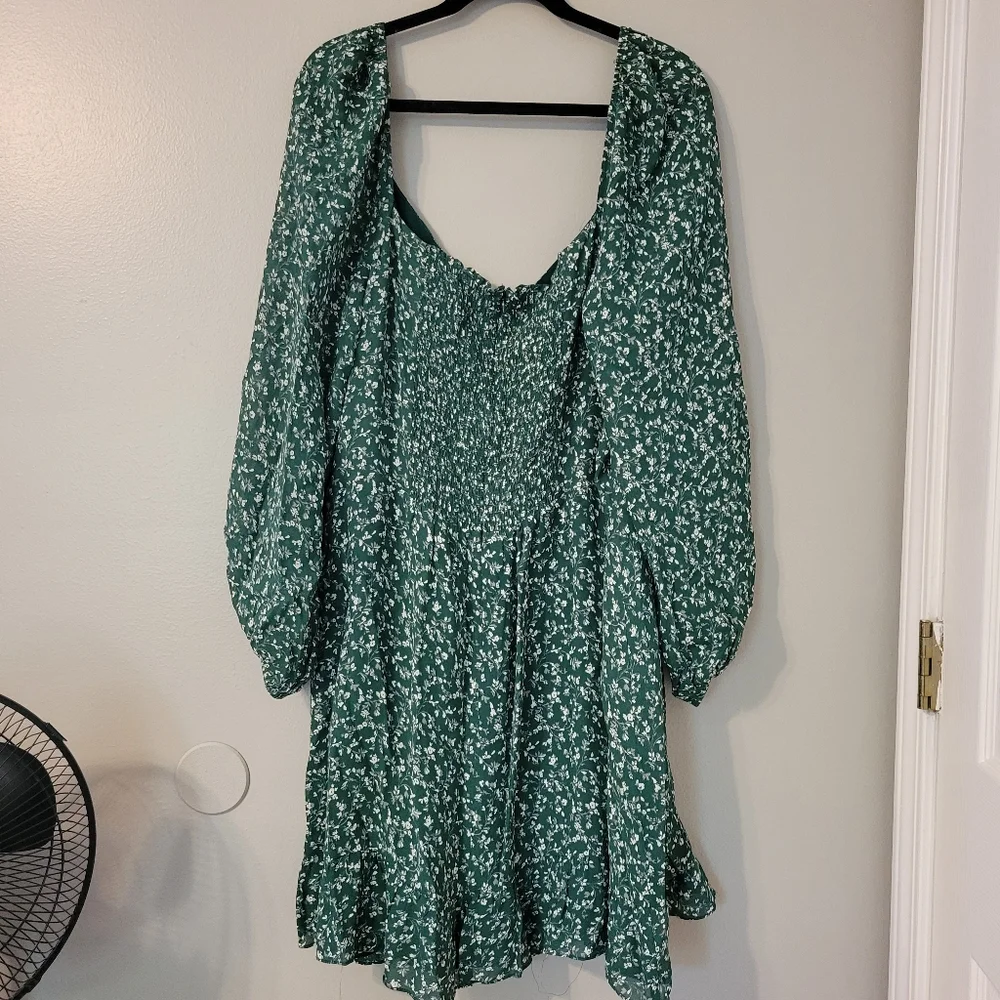 Reformation Cammi Forest Green Plus Size Dress. Dainty Floral Pattern. Size 22 - Picture 9 of 12